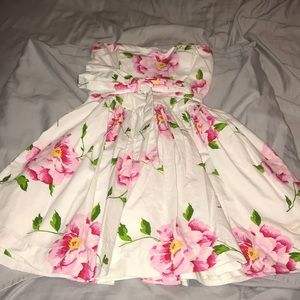 White short dress with flowers